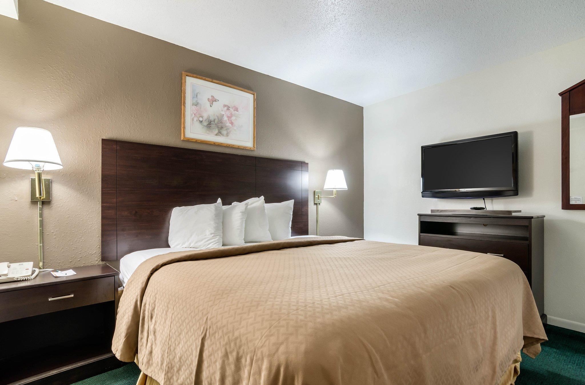 Colby Inn And Suites Exterior foto