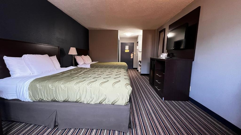 Colby Inn And Suites Exterior foto
