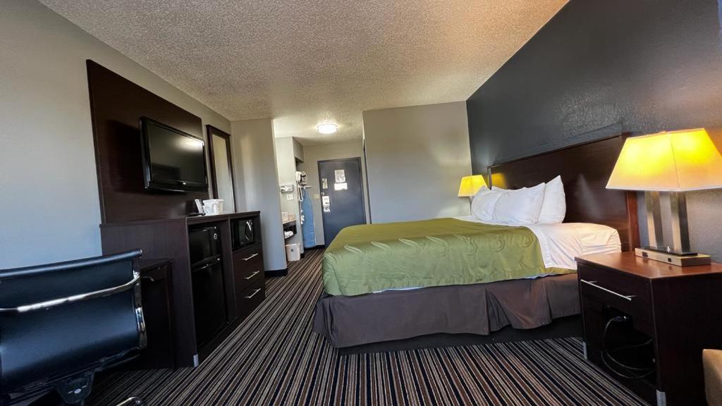 Colby Inn And Suites Exterior foto
